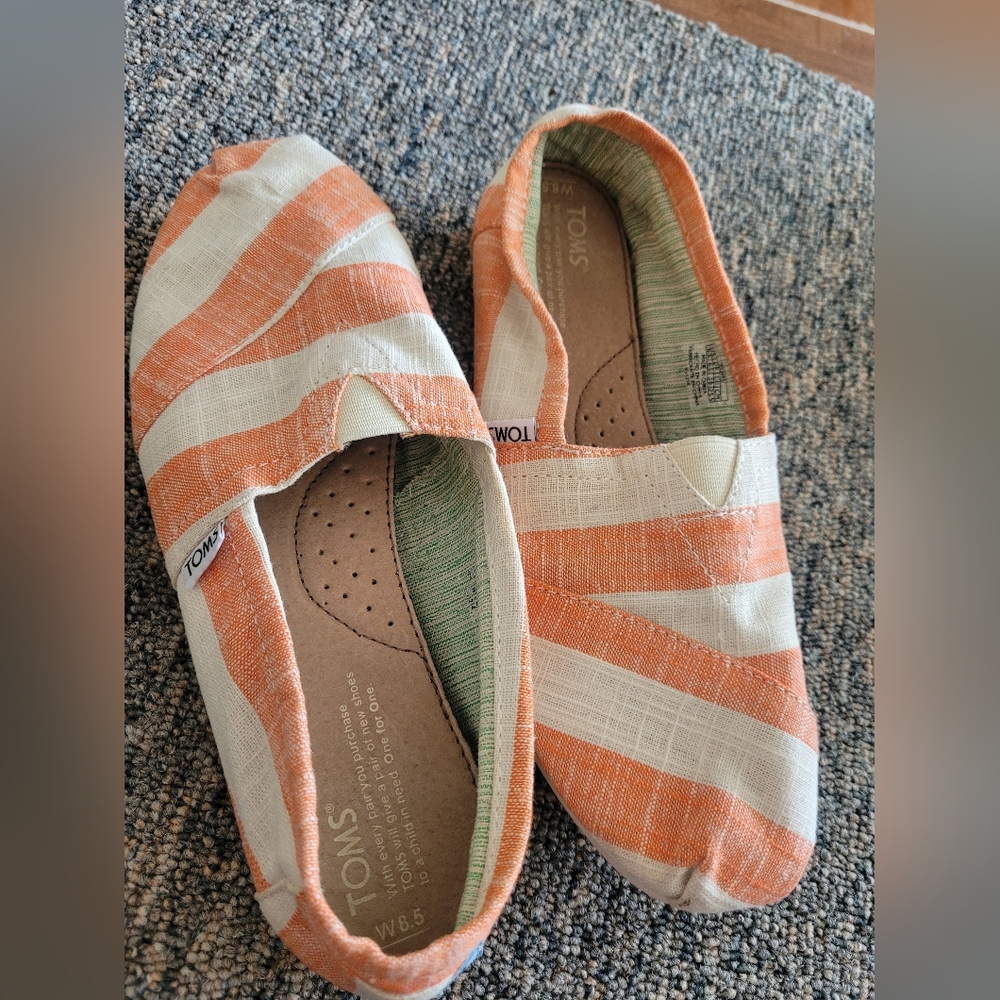 Toms Classic Coral and White Stripe W 8.5